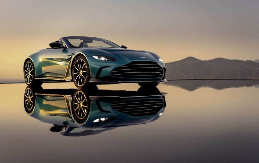 V12 Vantage Roadster (Ph. Aston Martin)