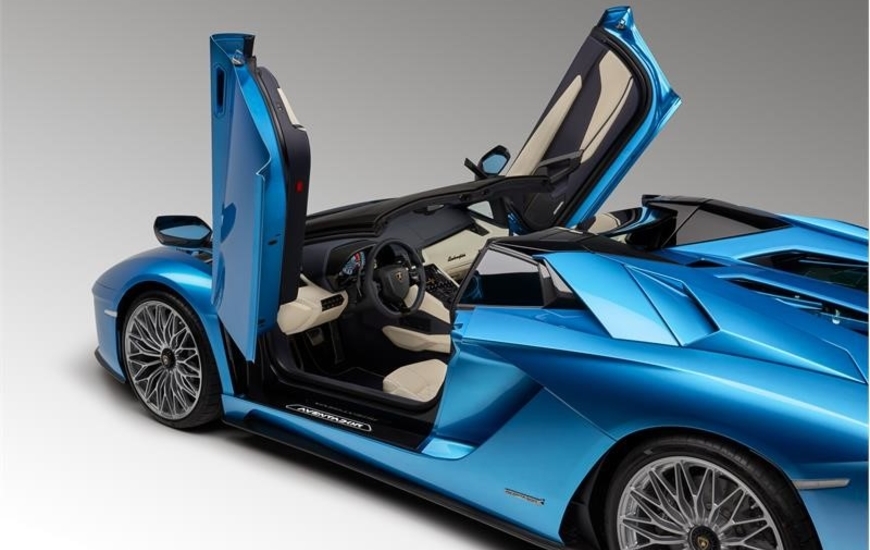 Lamborghini Aventador S Roadster