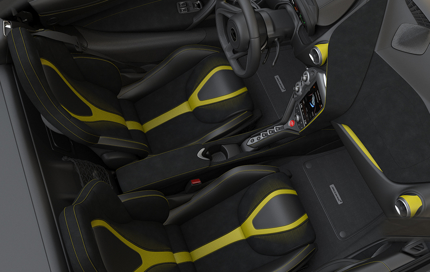 Gli interni della 720S