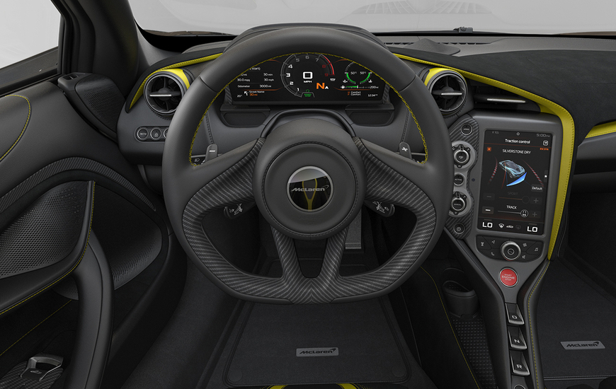 Gli interni della 720S