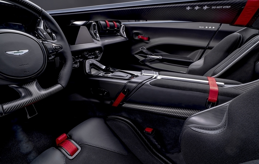 Aston Martin V12 Speedster (interiors)