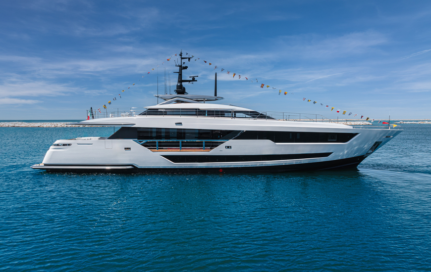 Custom Line (ph. Ferretti Group)