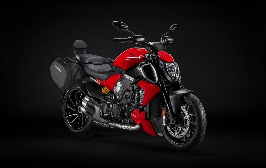 Diavel V4 accessories (Ph. Ducati)